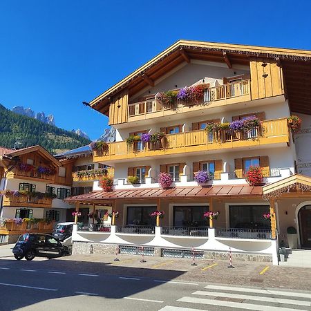 Hotel Villa Cima Undici Pozza di Fassa Exterior foto