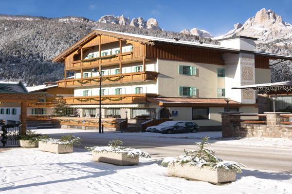 Hotel Villa Cima Undici Pozza di Fassa Exterior foto